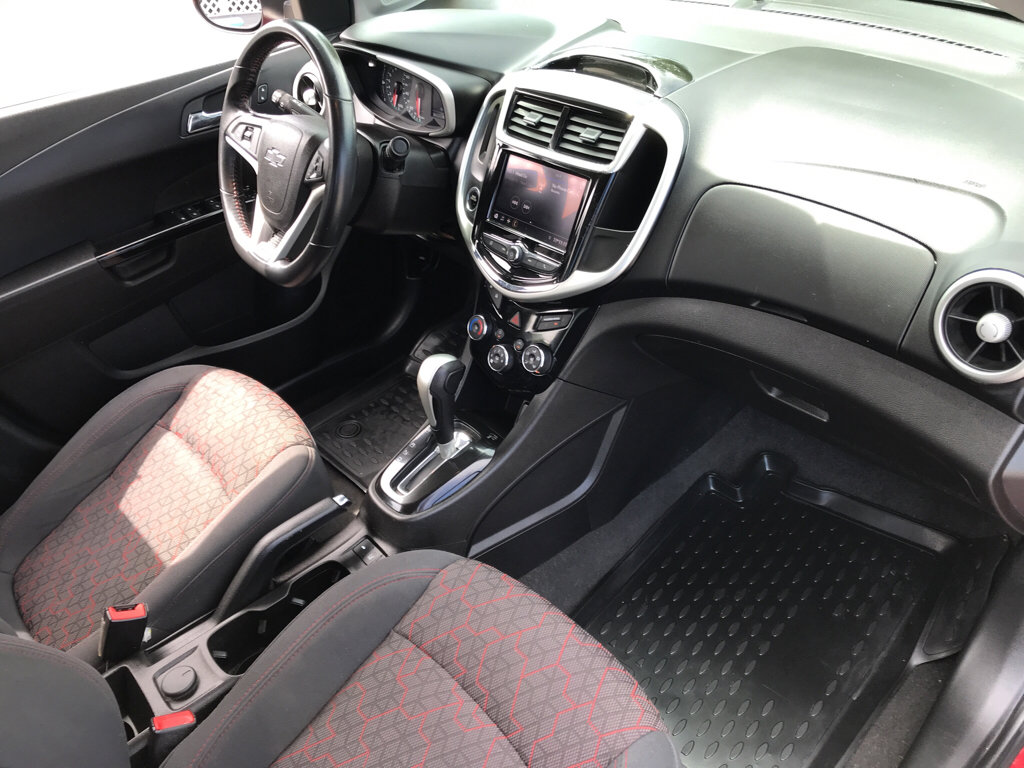 Used 2020 Chevrolet Sonic LT w/ Convenience Package FWD image 11