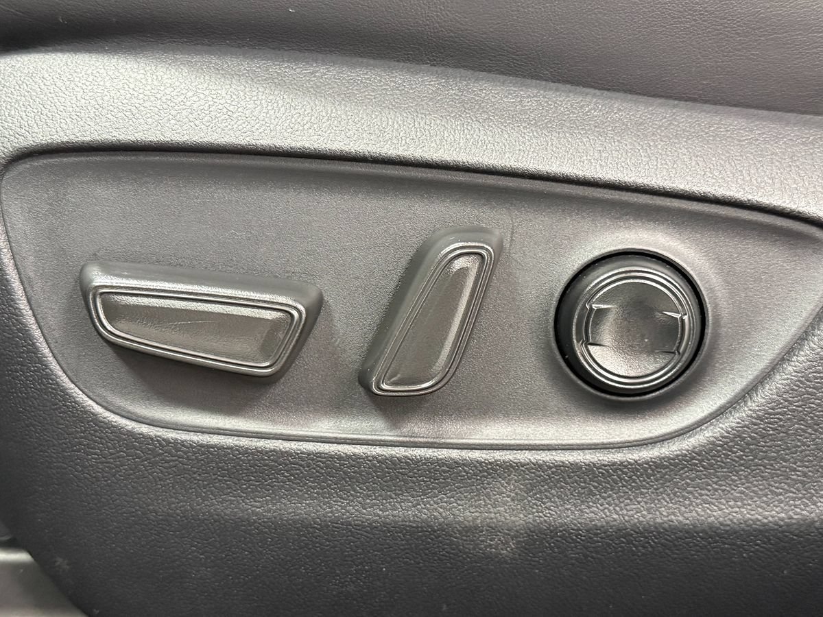 Used 2023 Toyota RAV4 XLE Premium AWD/4WD image 25