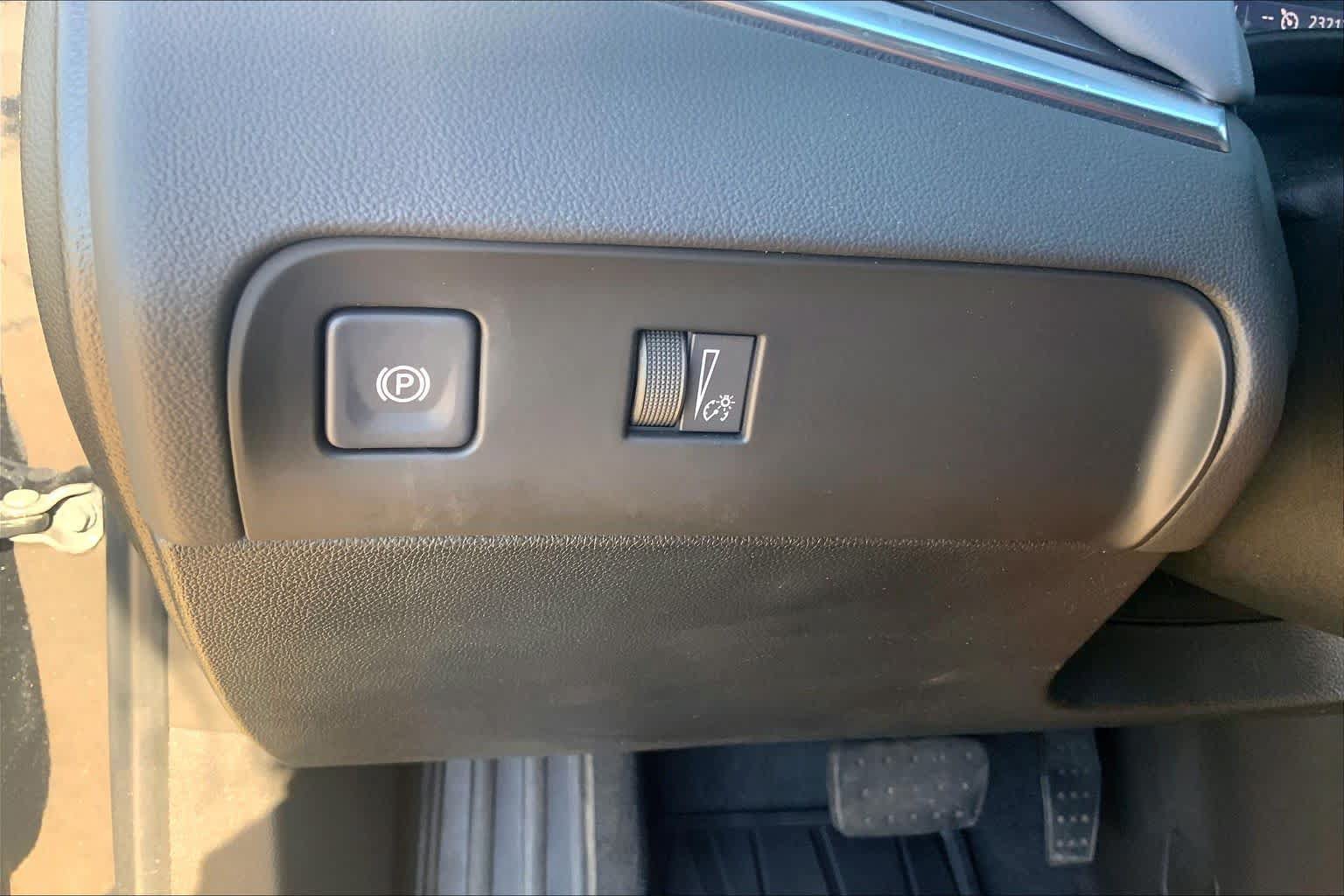 Certified 2023 Buick Enclave Essence AWD/4WD image 32