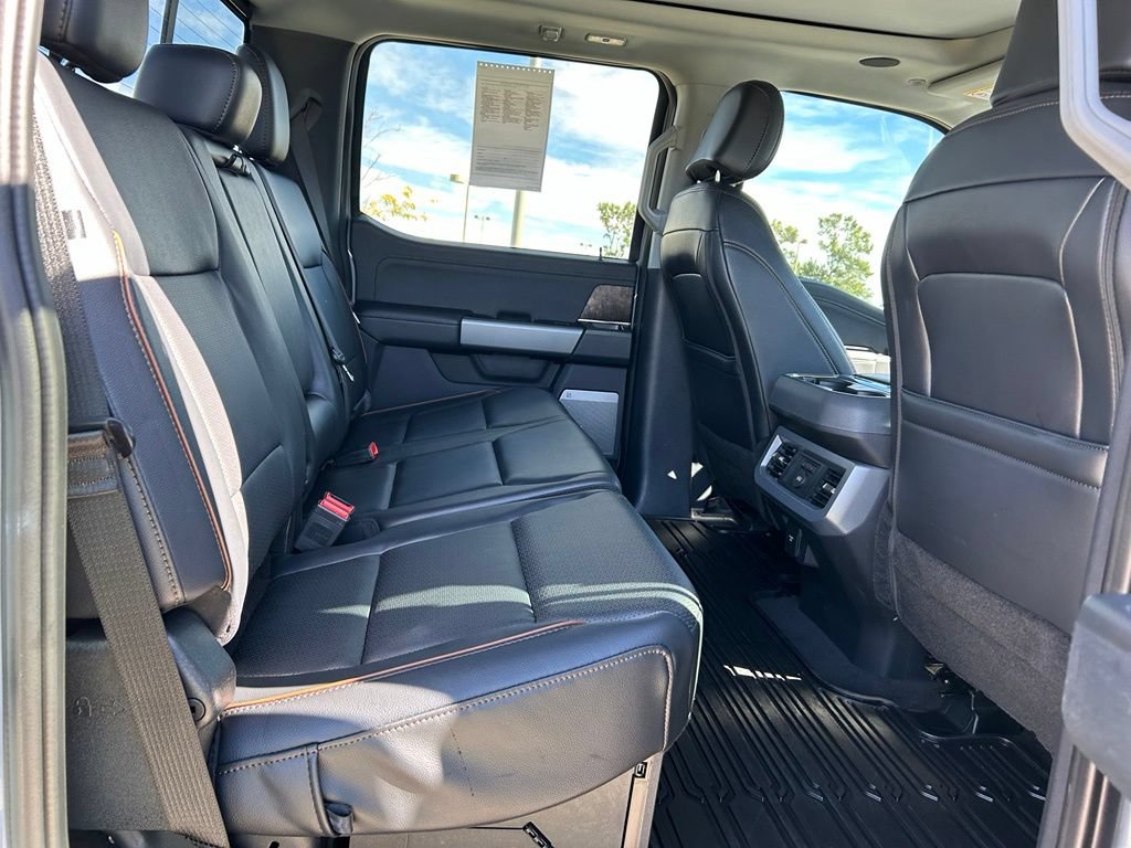 Used 2025 Ford F350 Lariat w/ Lariat Ultimate Package AWD/4WD image 29