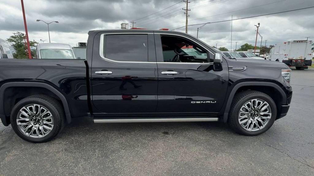 Used 2025 GMC Sierra 1500 Denali Ultimate AWD/4WD image 9