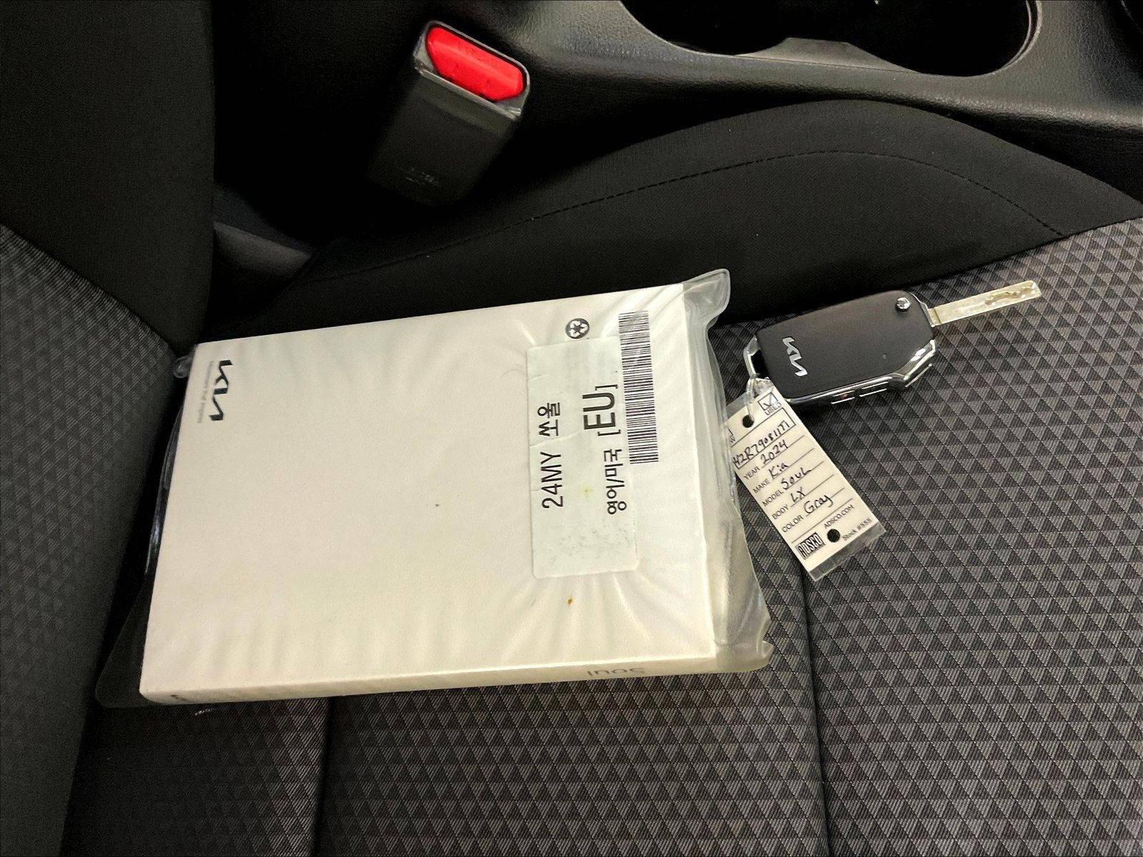 Used 2024 Kia Soul LX FWD image 33