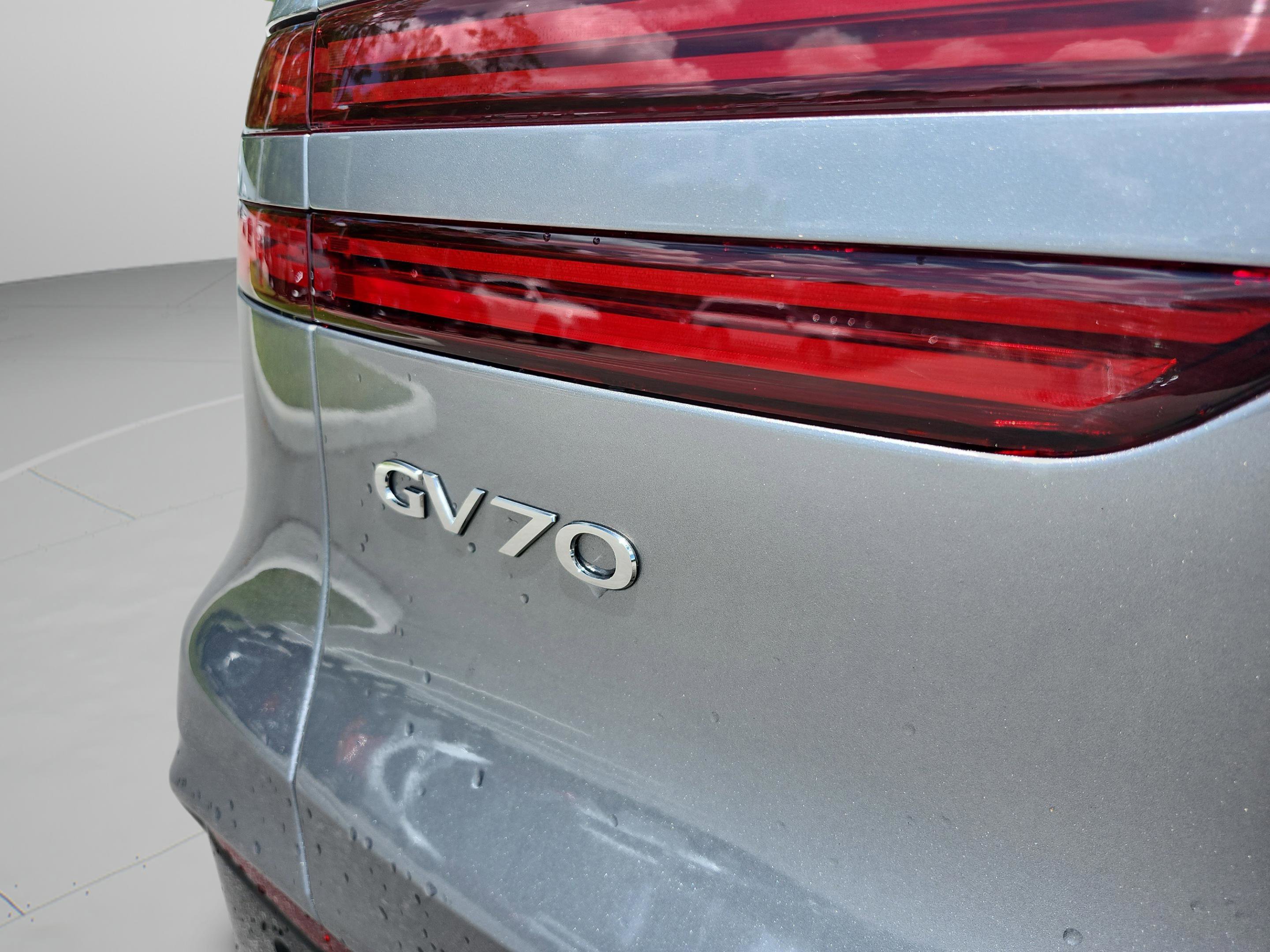 Used 2026 Genesis GV70 2.5T Sport Prestige AWD/4WD image 32