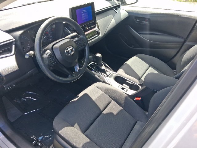 Used 2025 Toyota Corolla LE FWD image 11