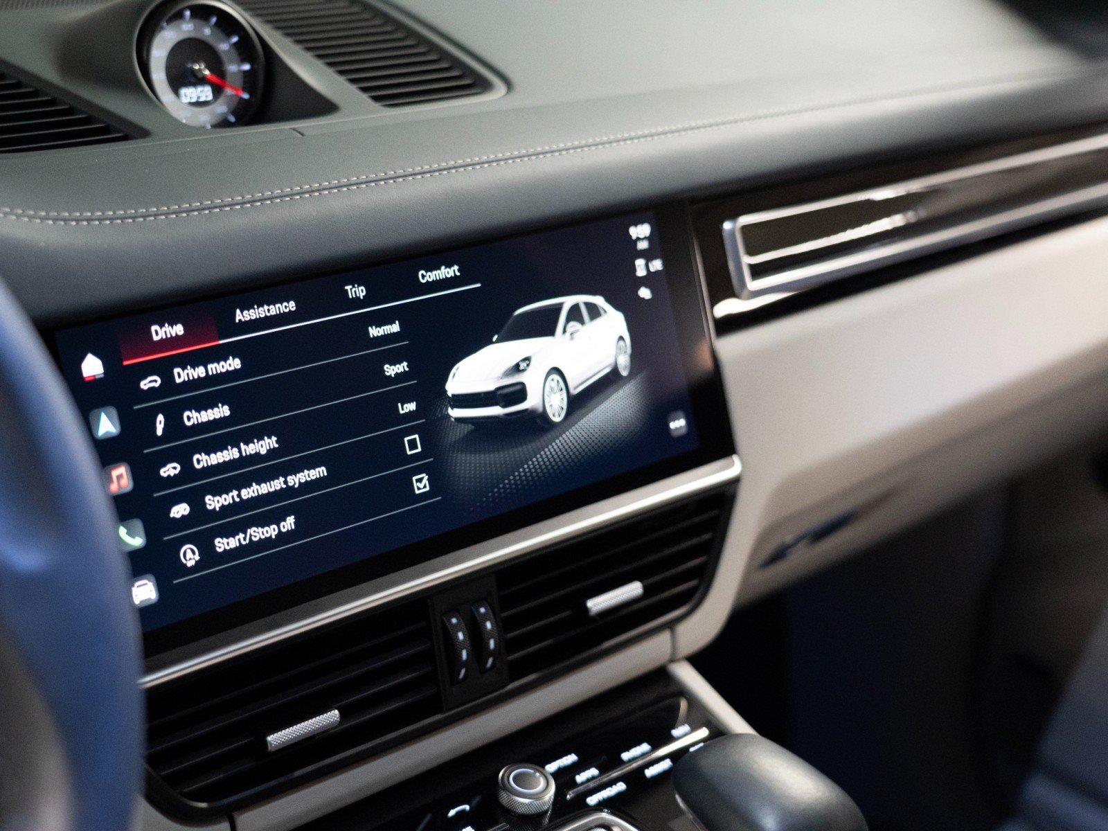 Certified 2023 Porsche Cayenne Turbo AWD/4WD image 20