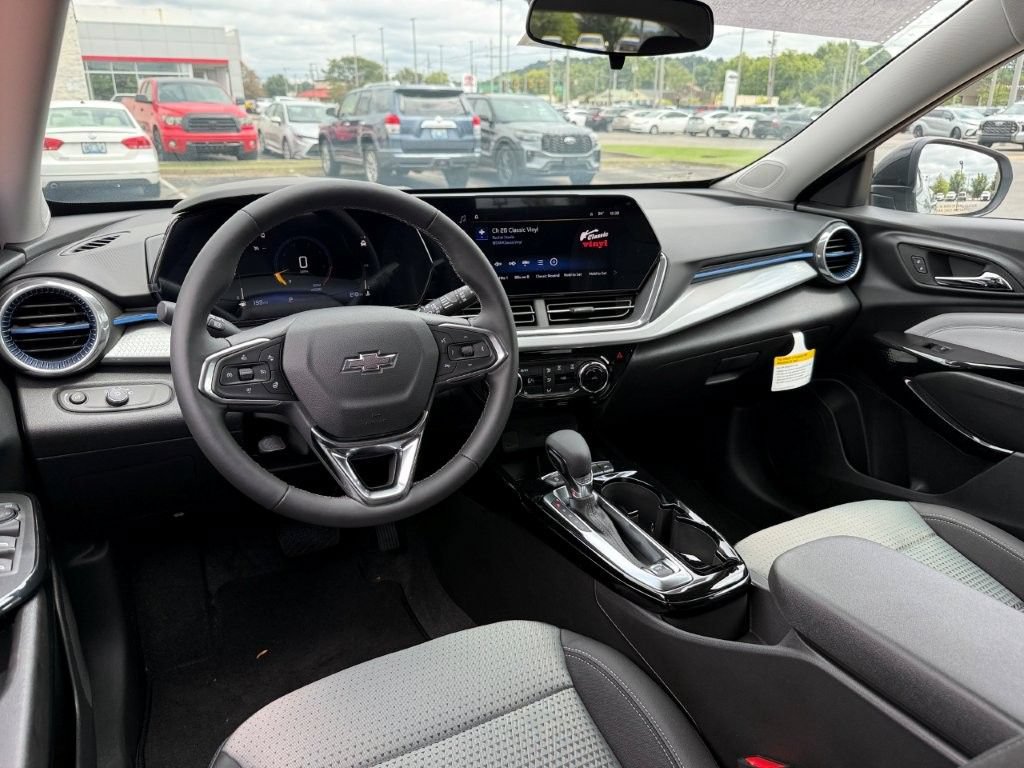 New 2026 Chevrolet Trax LT w/ Midnight Edition FWD image 14