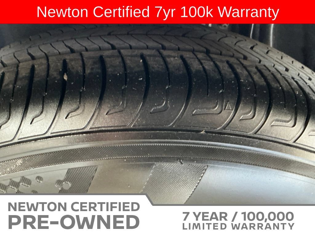 Used 2025 Nissan Versa S w/ Trunk Package FWD image 39