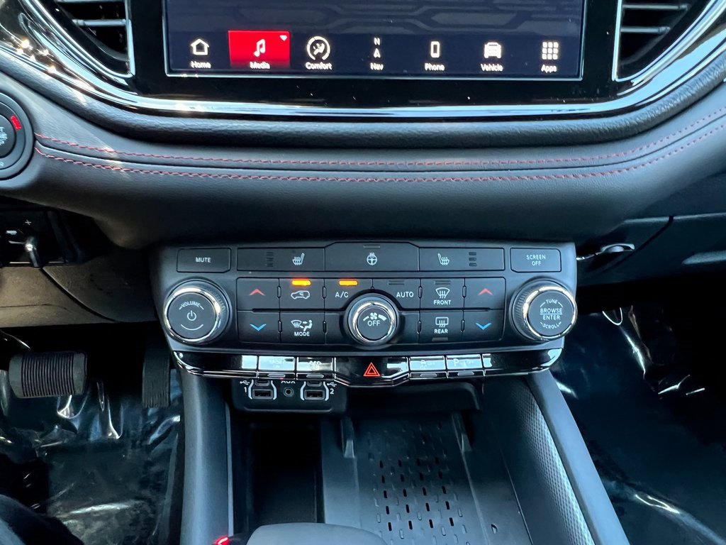 New 2025 Dodge Durango R/T w/ Blacktop Package image 24
