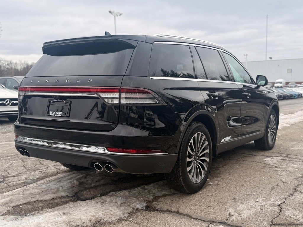 Used 2023 Lincoln Aviator AWD w/ Premium Package image 6