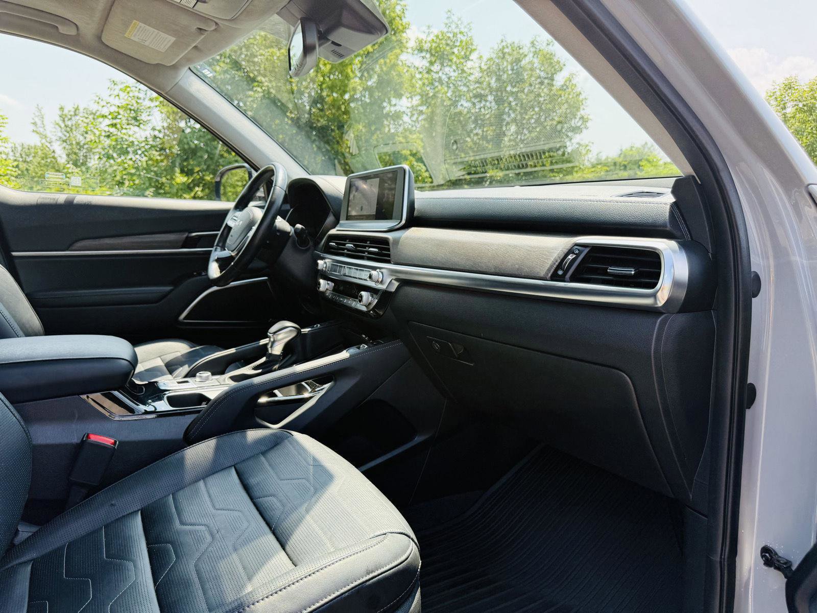 Used 2022 Kia Telluride SX w/ SX Prestige Package image 26