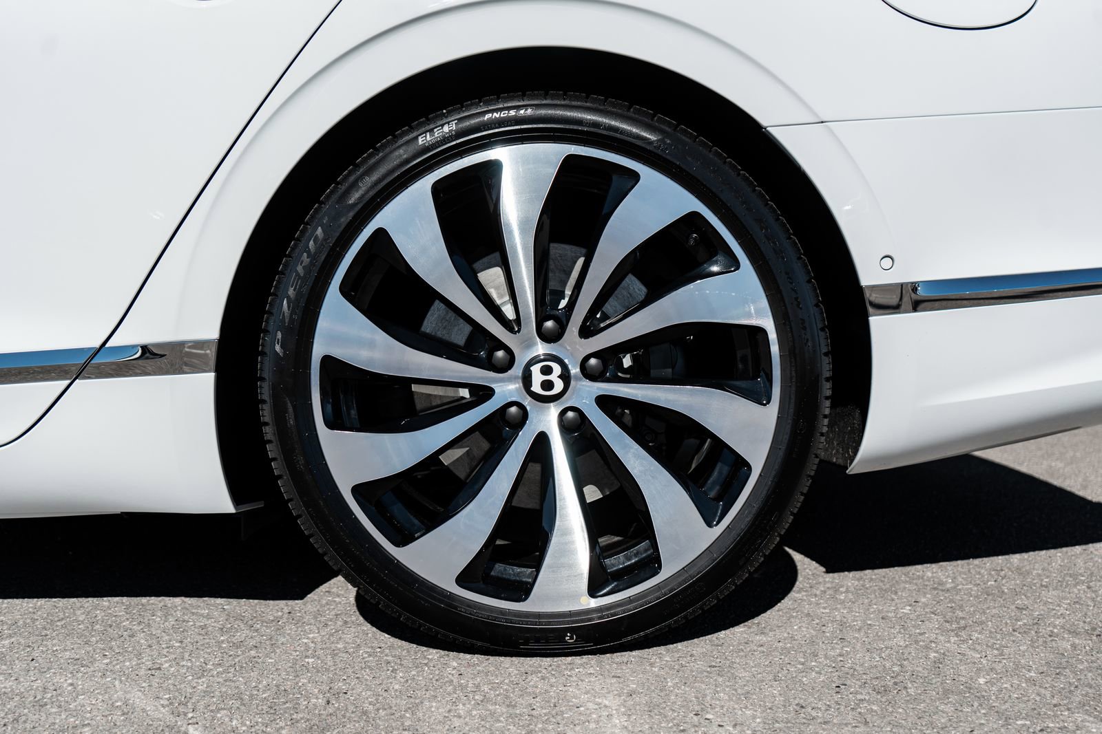 New 2026 Bentley Flying Spur Plug-In Hybrid AWD/4WD image 7