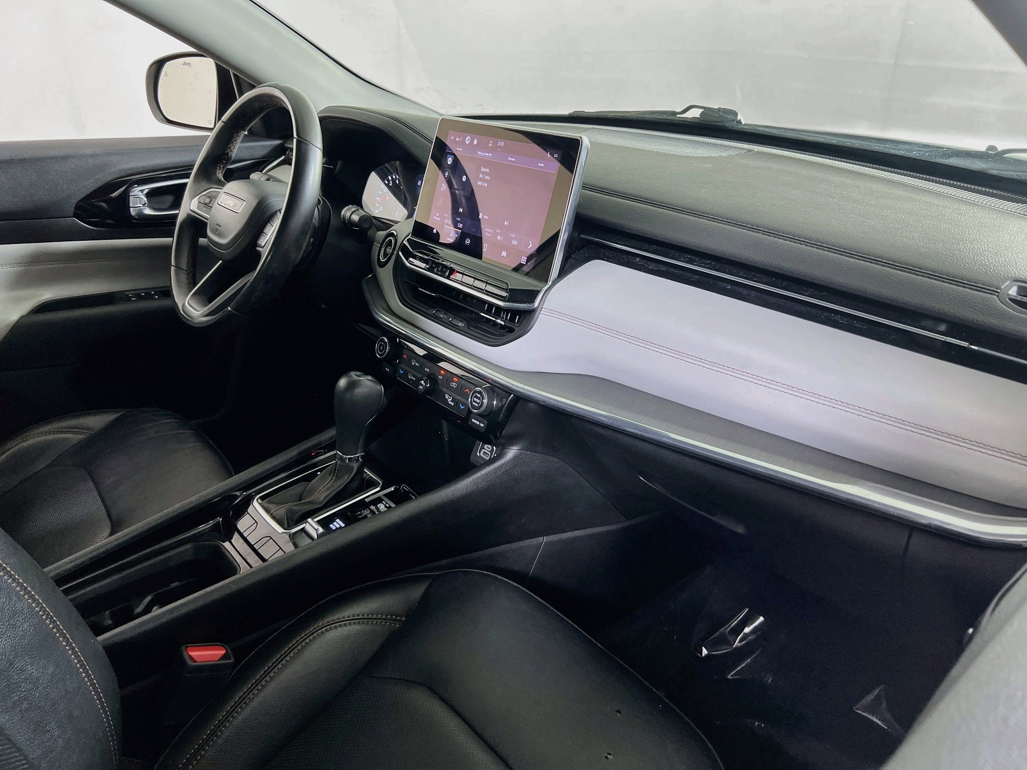 Used 2022 Jeep Compass Limited image 26