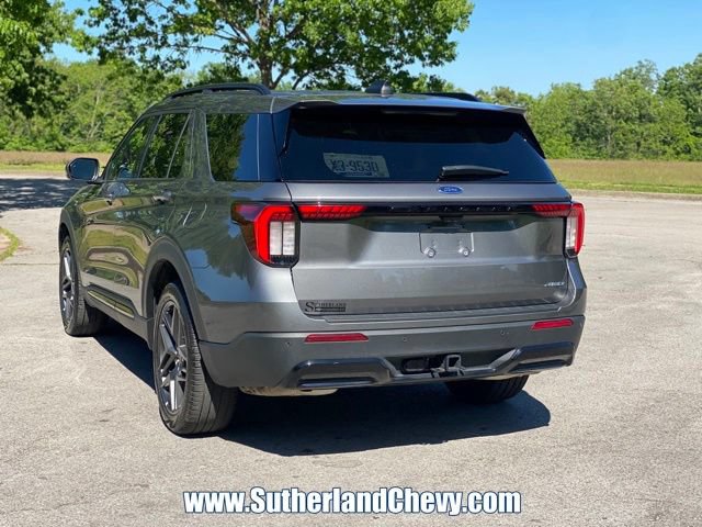 Used 2025 Ford Explorer ST-Line w/ ST-Line Street Pack AWD/4WD image 5