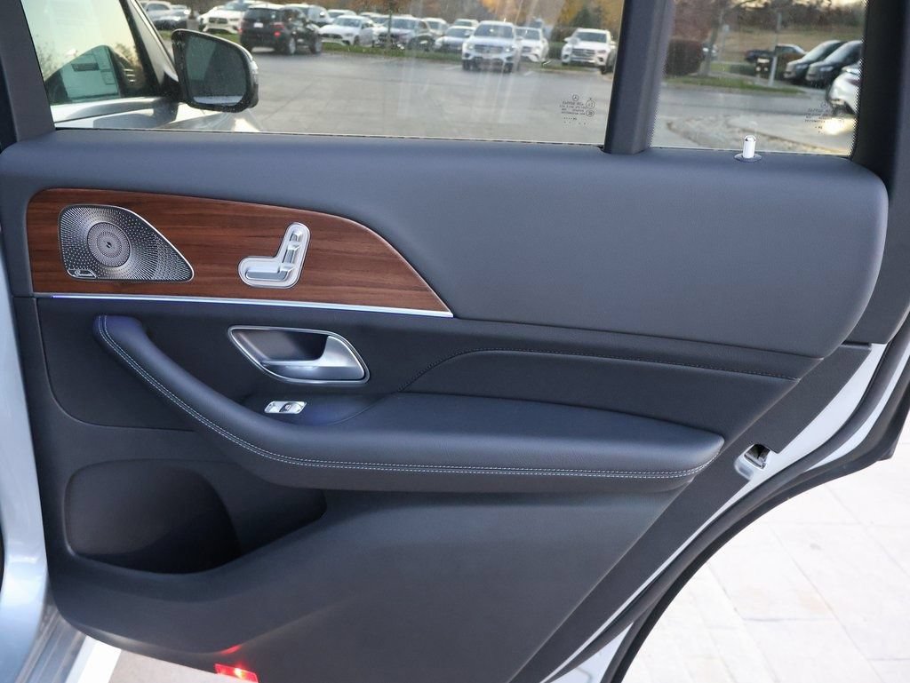 New 2025 Mercedes-Benz GLS 450 4MATIC image 17