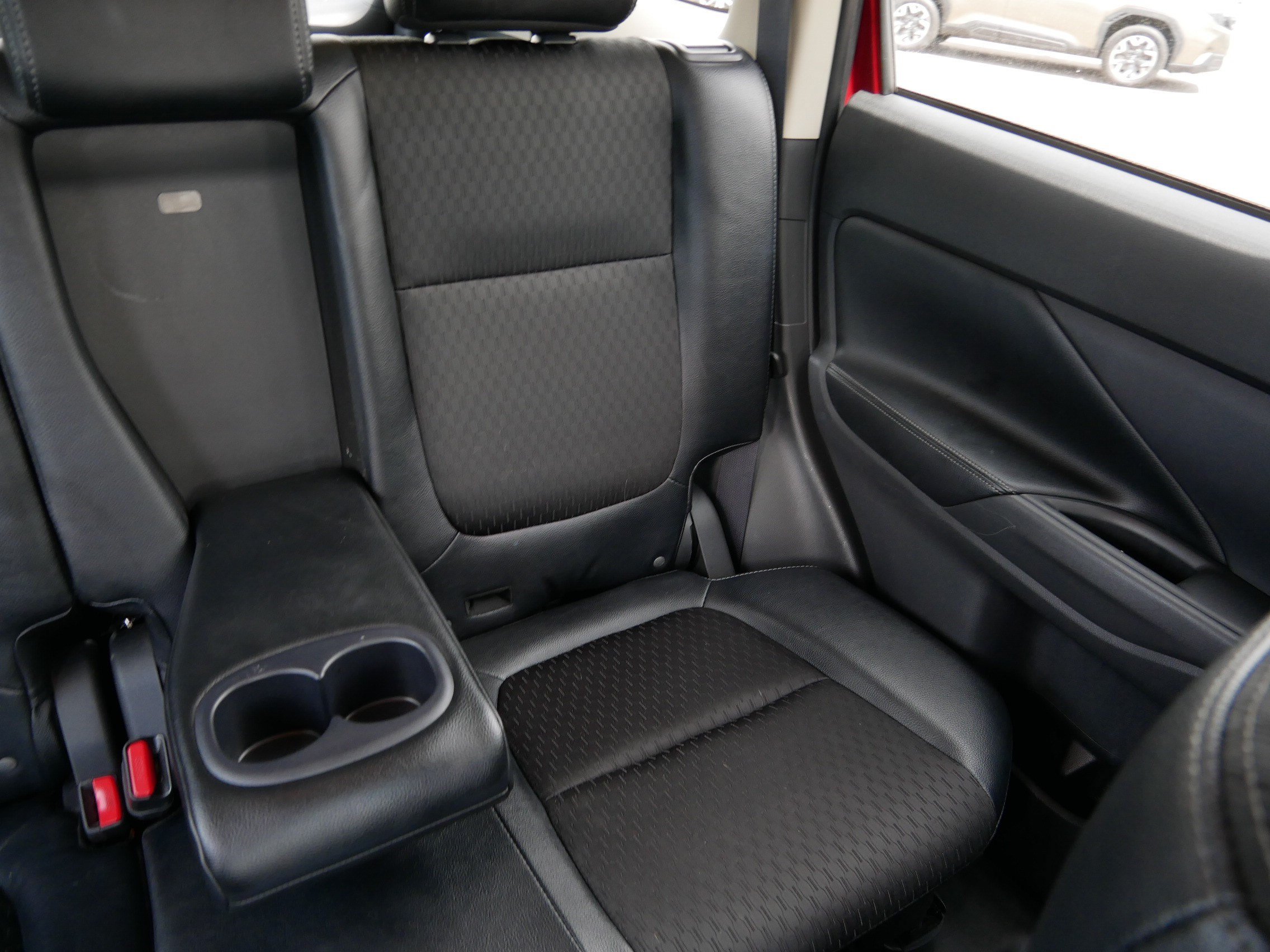 Used 2015 Mitsubishi Outlander SE FWD image 14