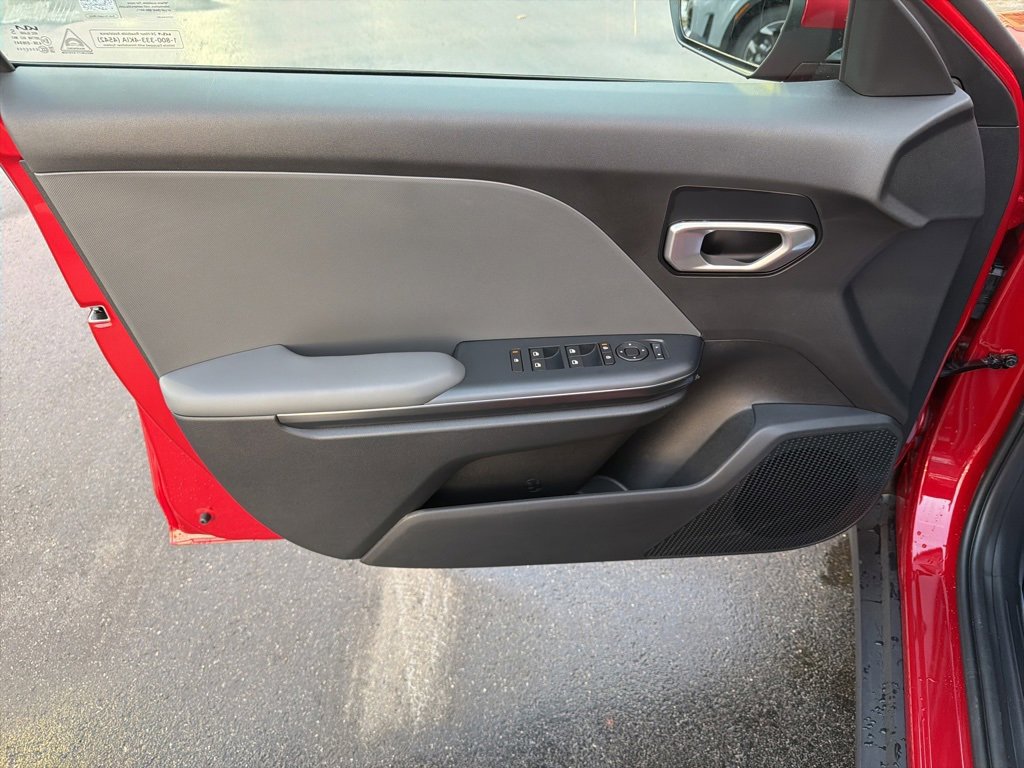 New 2025 Kia K4 LXS image 29
