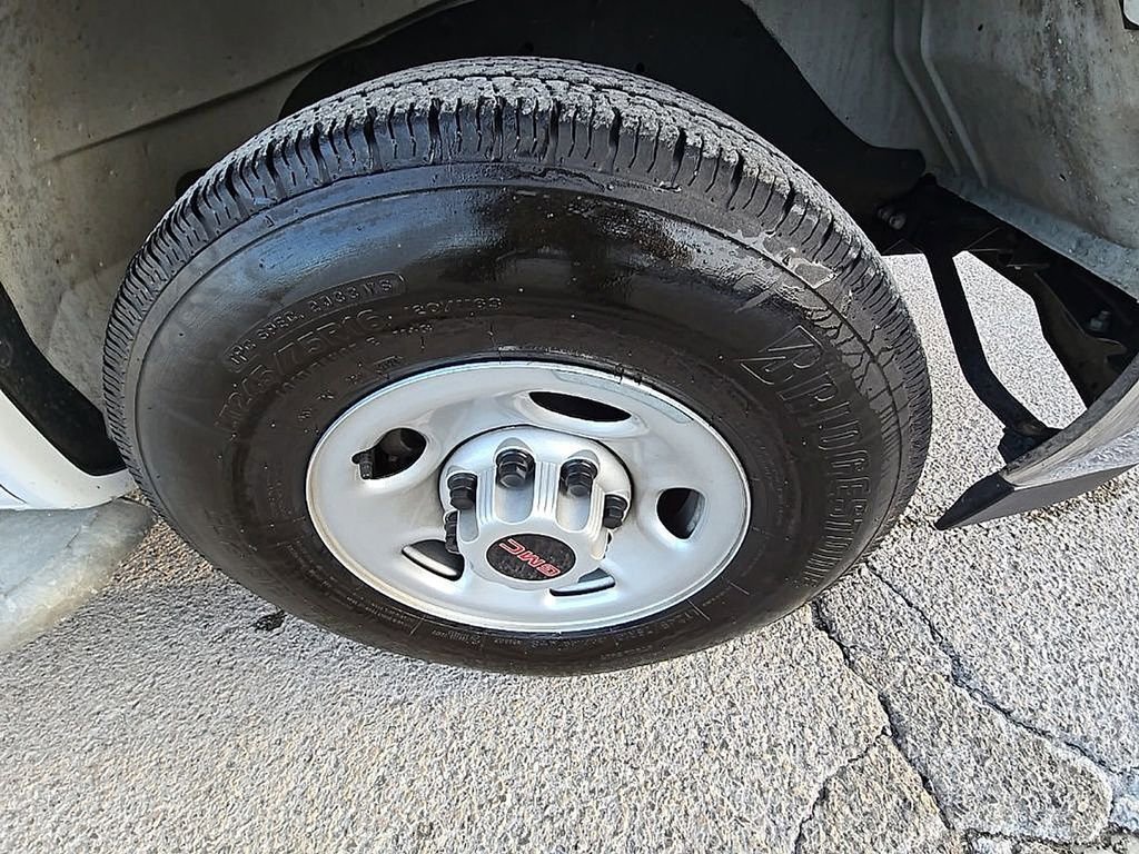 Used 2024 GMC Savana 2500 w/ Driver Convenience Package image 29