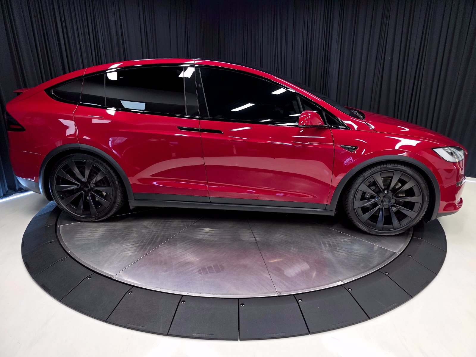 Used 2023 Tesla Model X AWD/4WD image 15