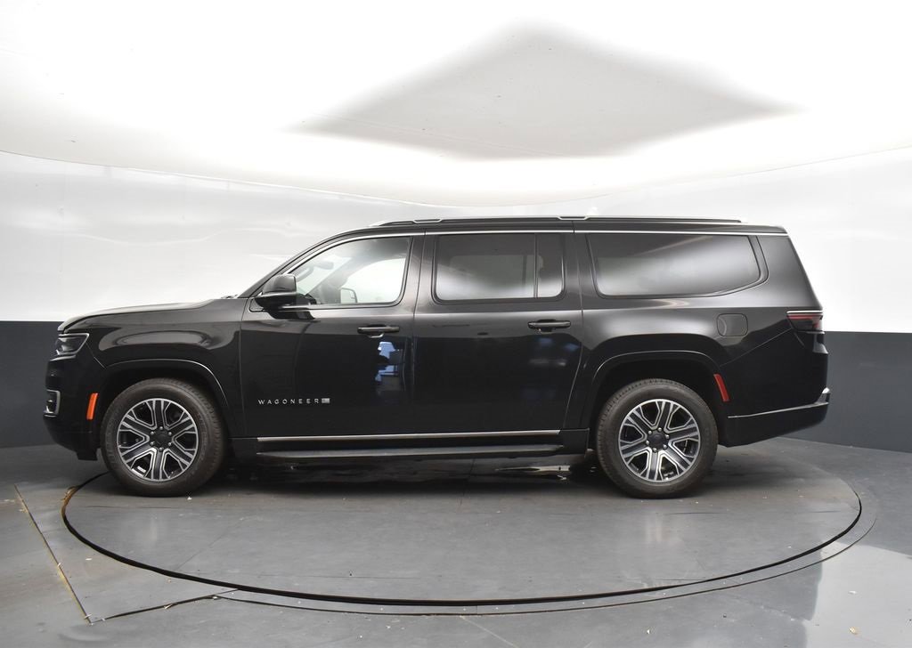 Used 2024 Jeep Wagoneer L Series II w/ Flexible Seating Group image 4