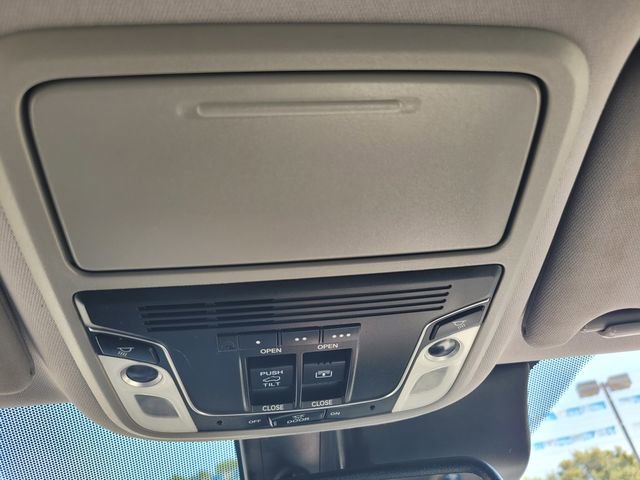 Used 2018 Honda Pilot Elite image 22