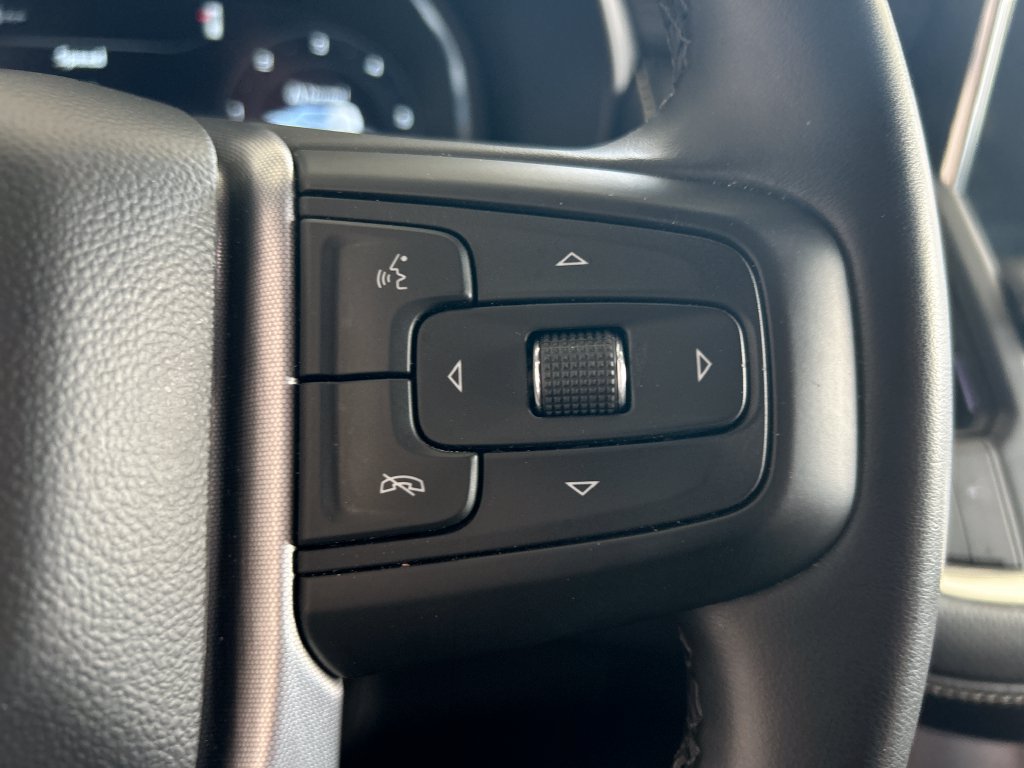 Used 2024 GMC Yukon SLT RWD image 17
