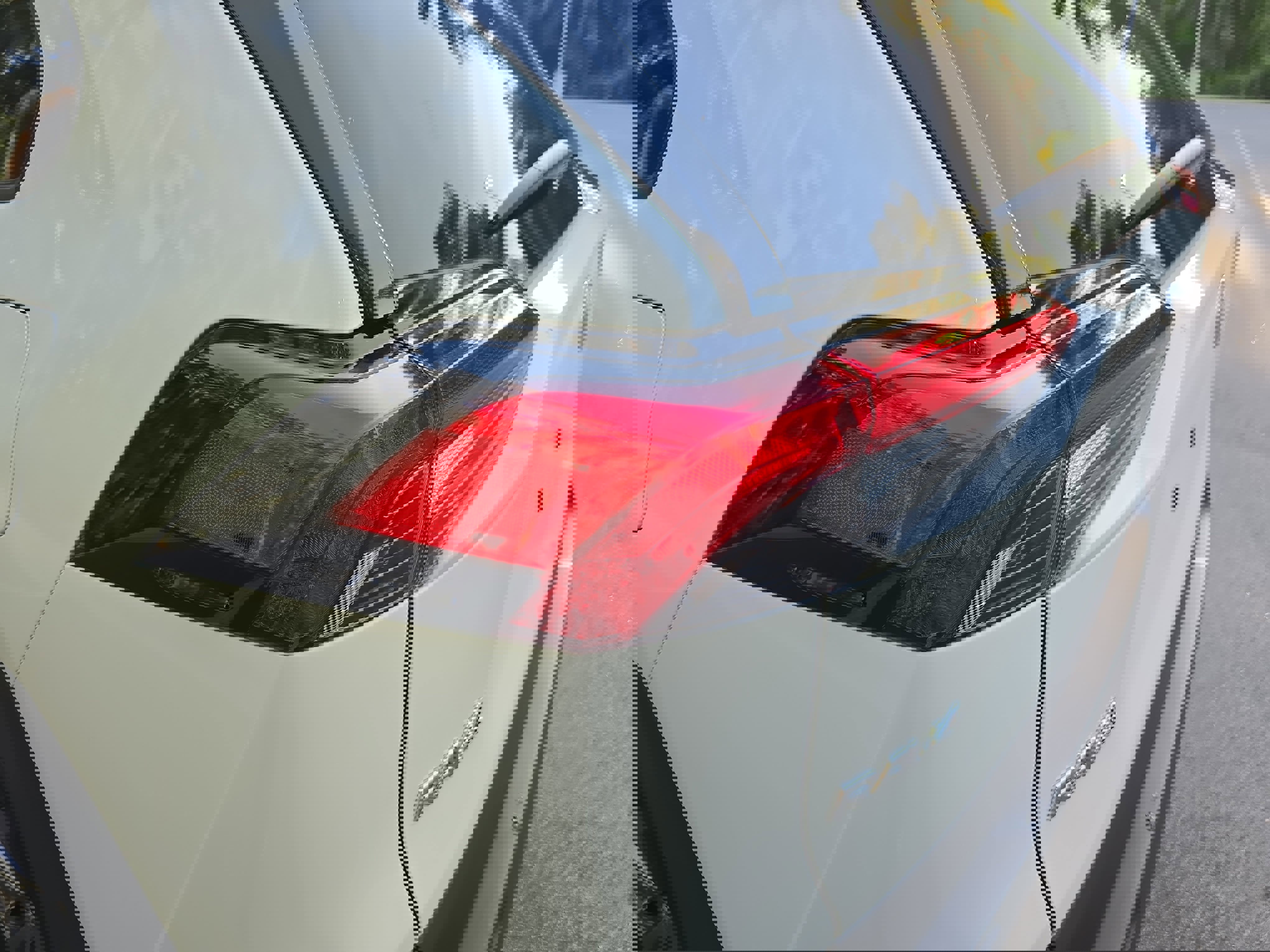 Used 2022 Toyota RAV4 XLE Premium image 37