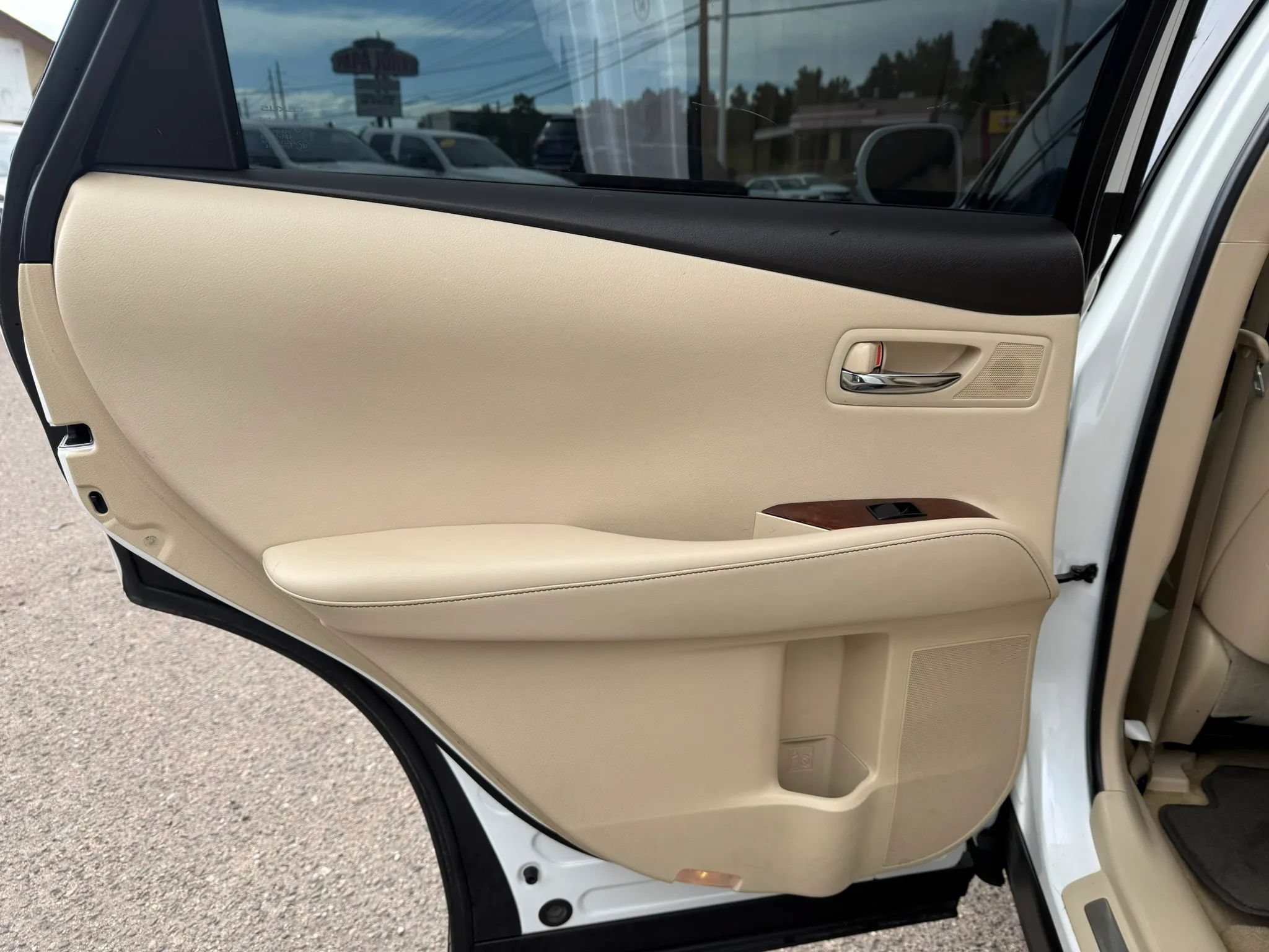 Used 2013 Lexus RX 450h AWD w/ Navigation Pkg image 14