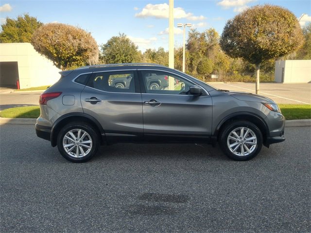 Used 2017 Nissan Rogue Sport SV image 3