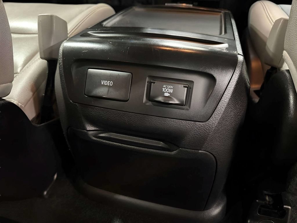 Used 2017 Toyota Sienna Limited AWD/4WD image 17