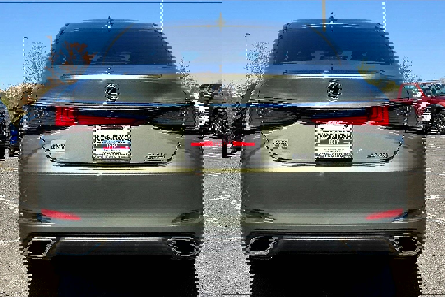 Used 2023 Lexus ES 350 w/ Accessory Package (Z2) image 4