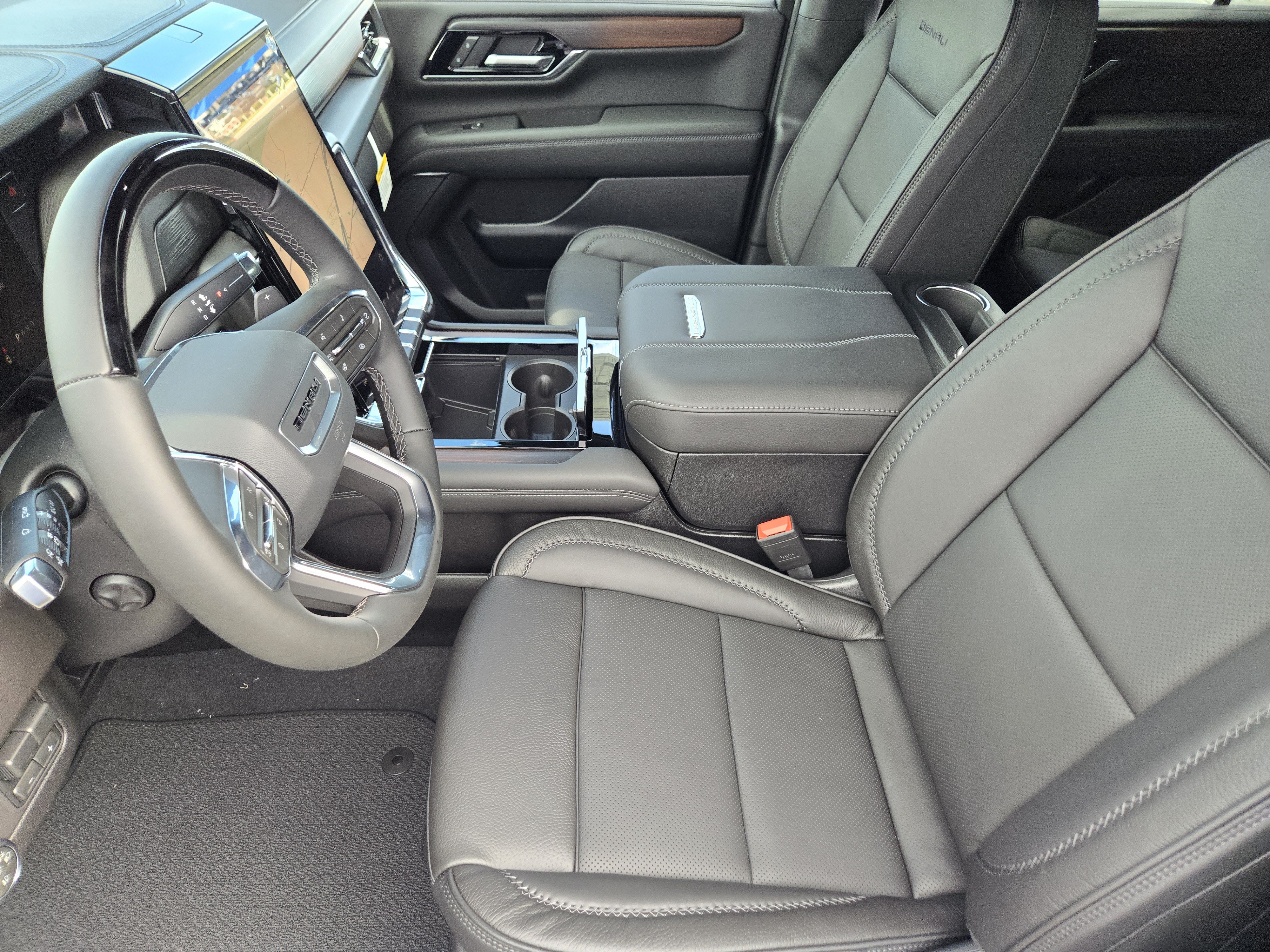 New 2026 GMC Yukon Denali w/ Denali Reserve Package AWD/4WD image 11