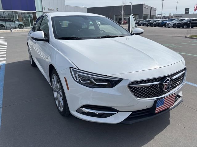 Used 2020 Buick Regal Avenir image 2