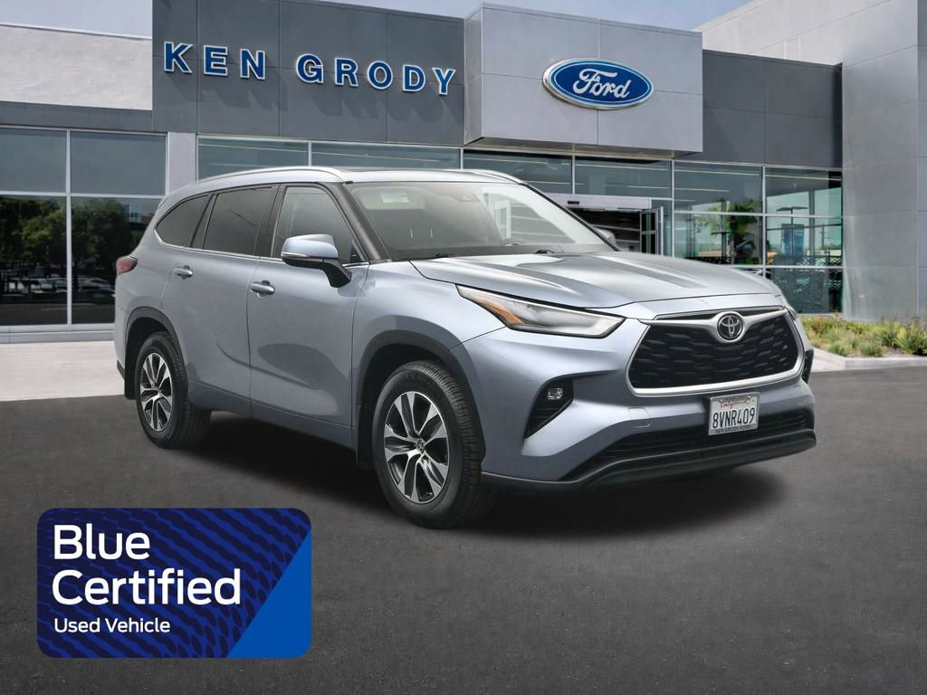 Used 2021 Toyota Highlander XLE image 1