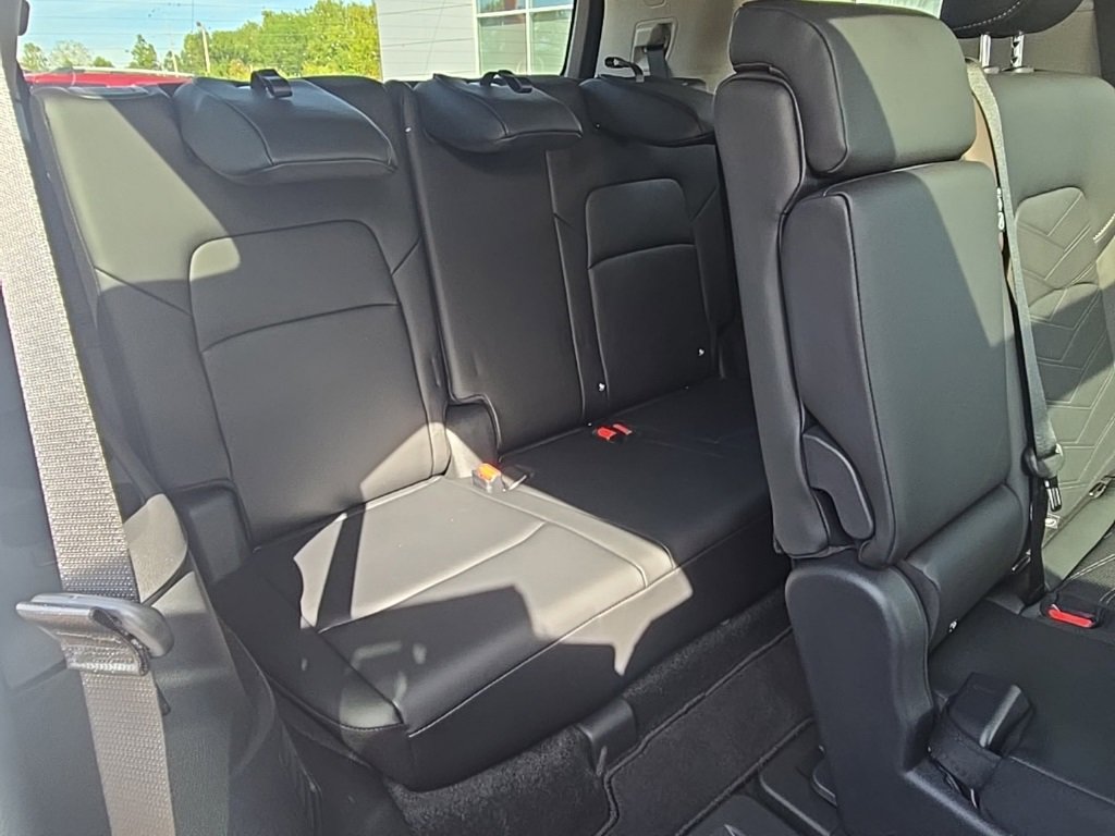 New 2025 Nissan Pathfinder Platinum w/ Lighting Package (N92) image 39