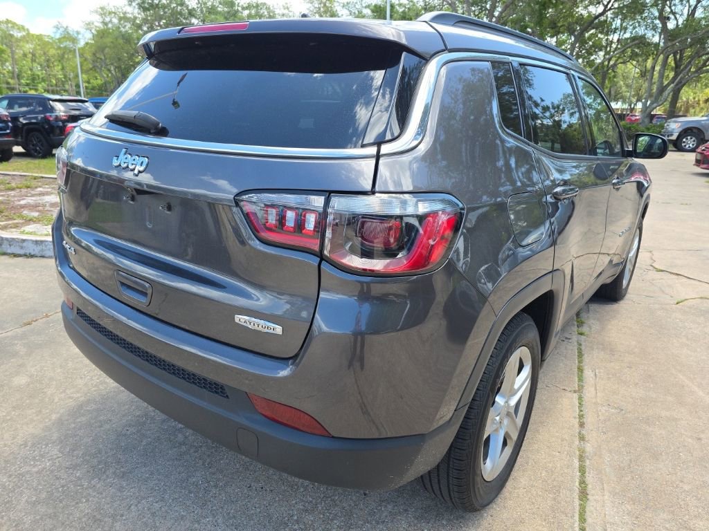 Used 2024 Jeep Compass Latitude image 10
