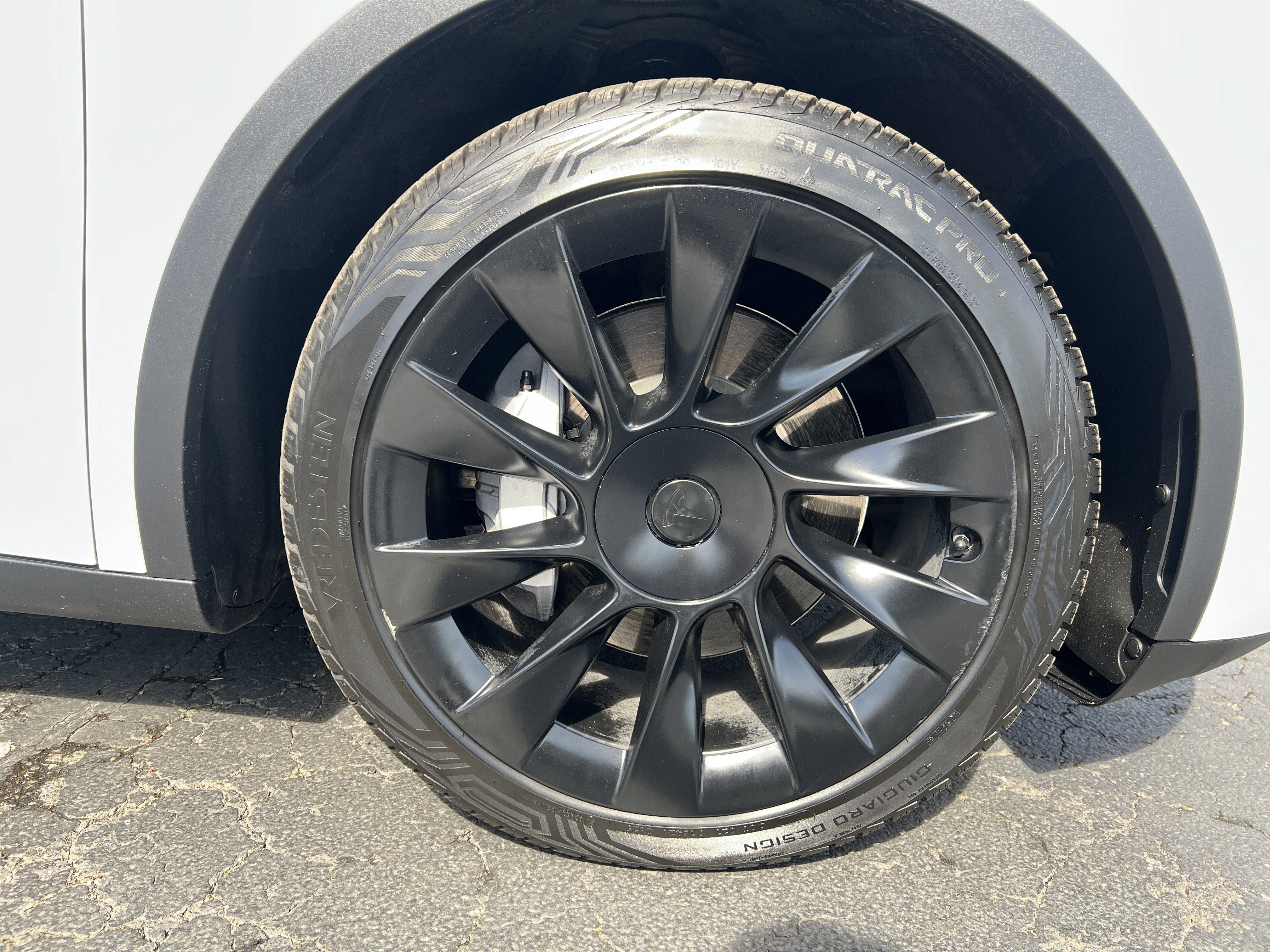 Used 2020 Tesla Model Y Long Range image 10