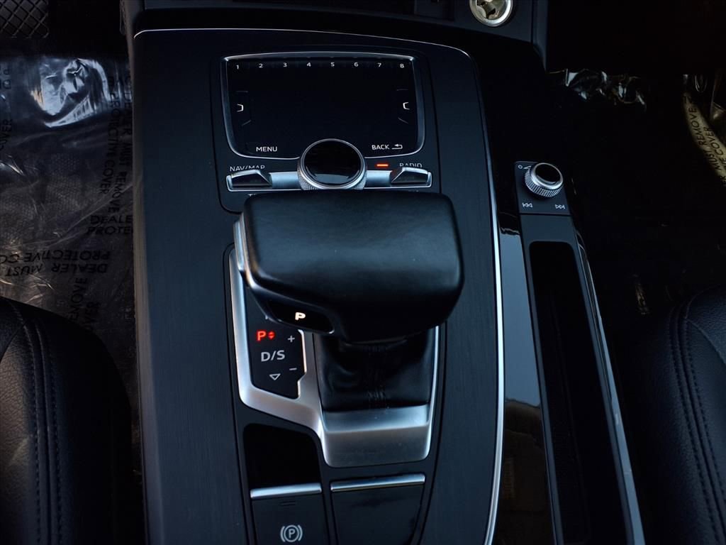 Used 2020 Audi Q5 e Premium Plus w/ Premium Plus Package image 11