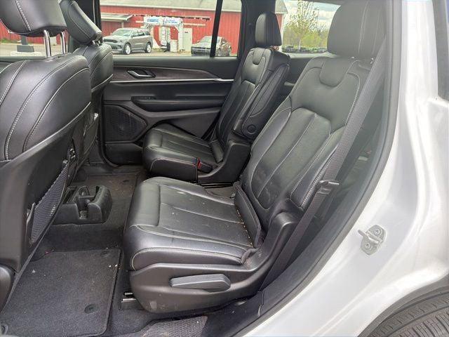 Certified 2024 Jeep Grand Cherokee L Limited w/ Black Appearance Package AWD/4WD image 9