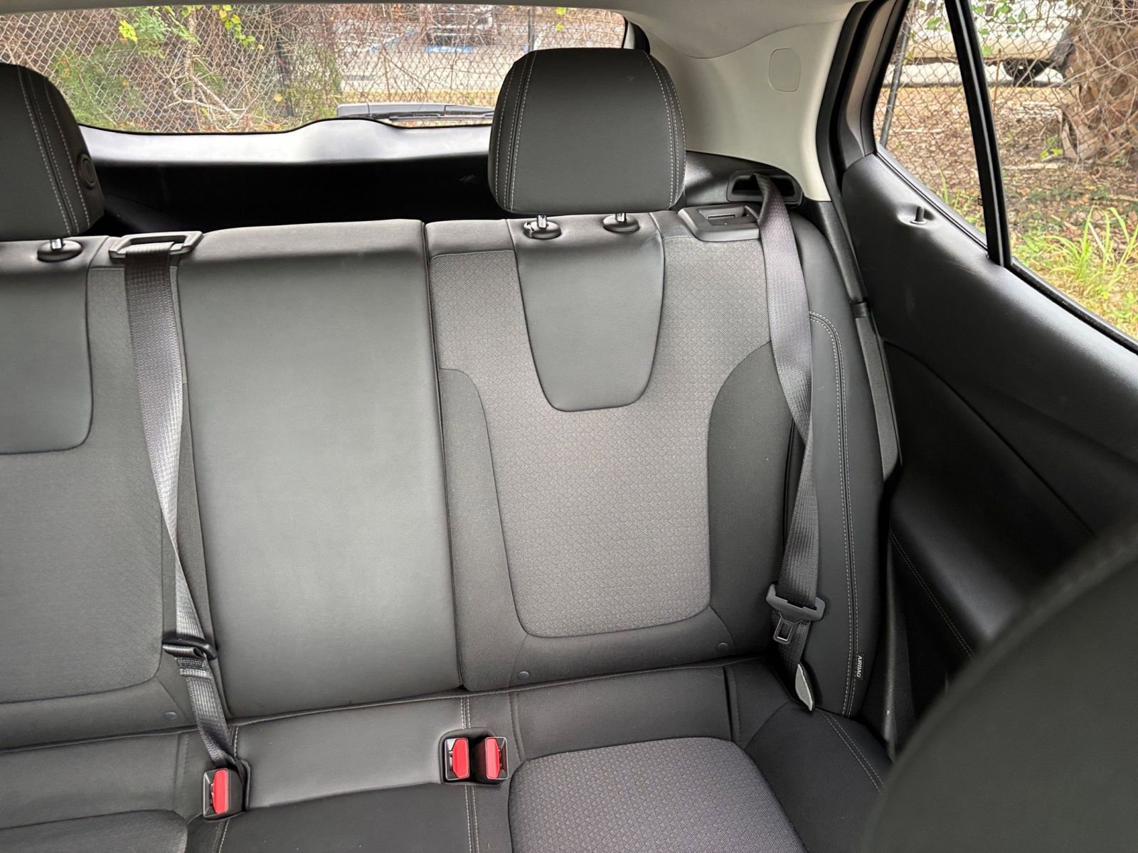 Used 2025 Buick Encore GX Preferred image 37