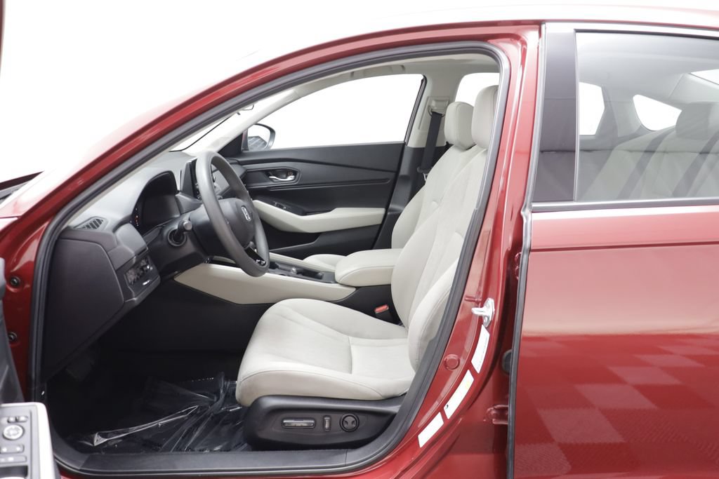 Used 2023 Honda Accord EX image 5