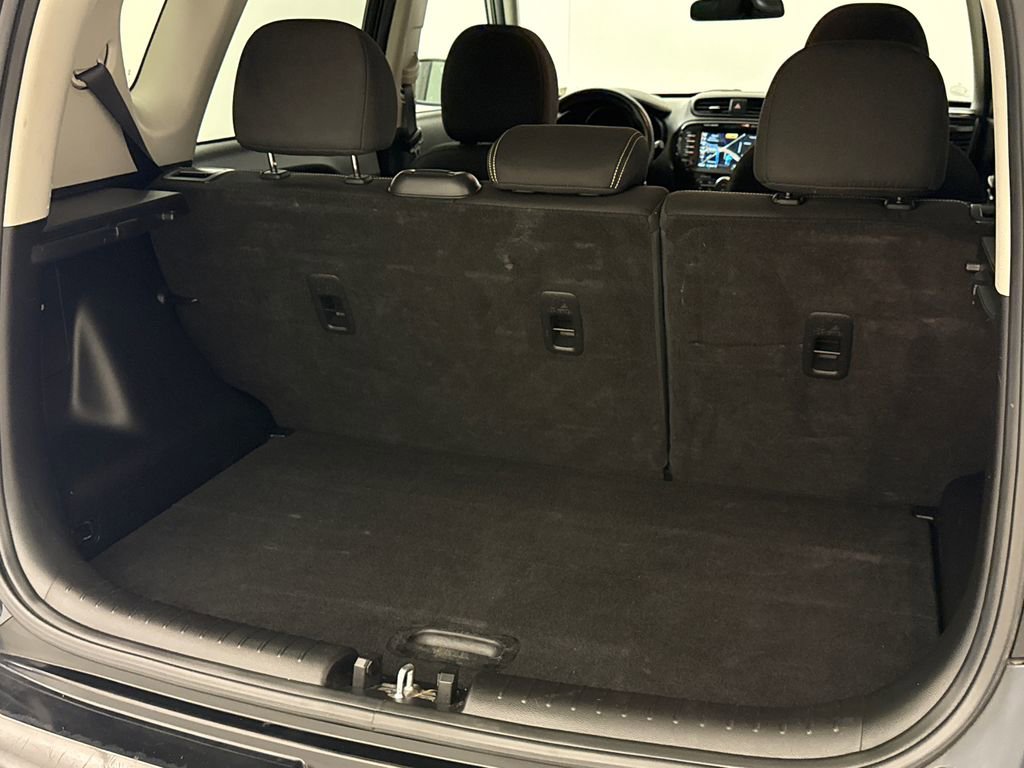 Used 2016 Kia Soul + w/ Audio Package FWD image 11