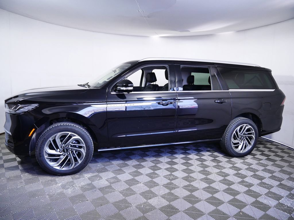 New 2025 Lincoln Navigator L Reserve AWD/4WD image 6