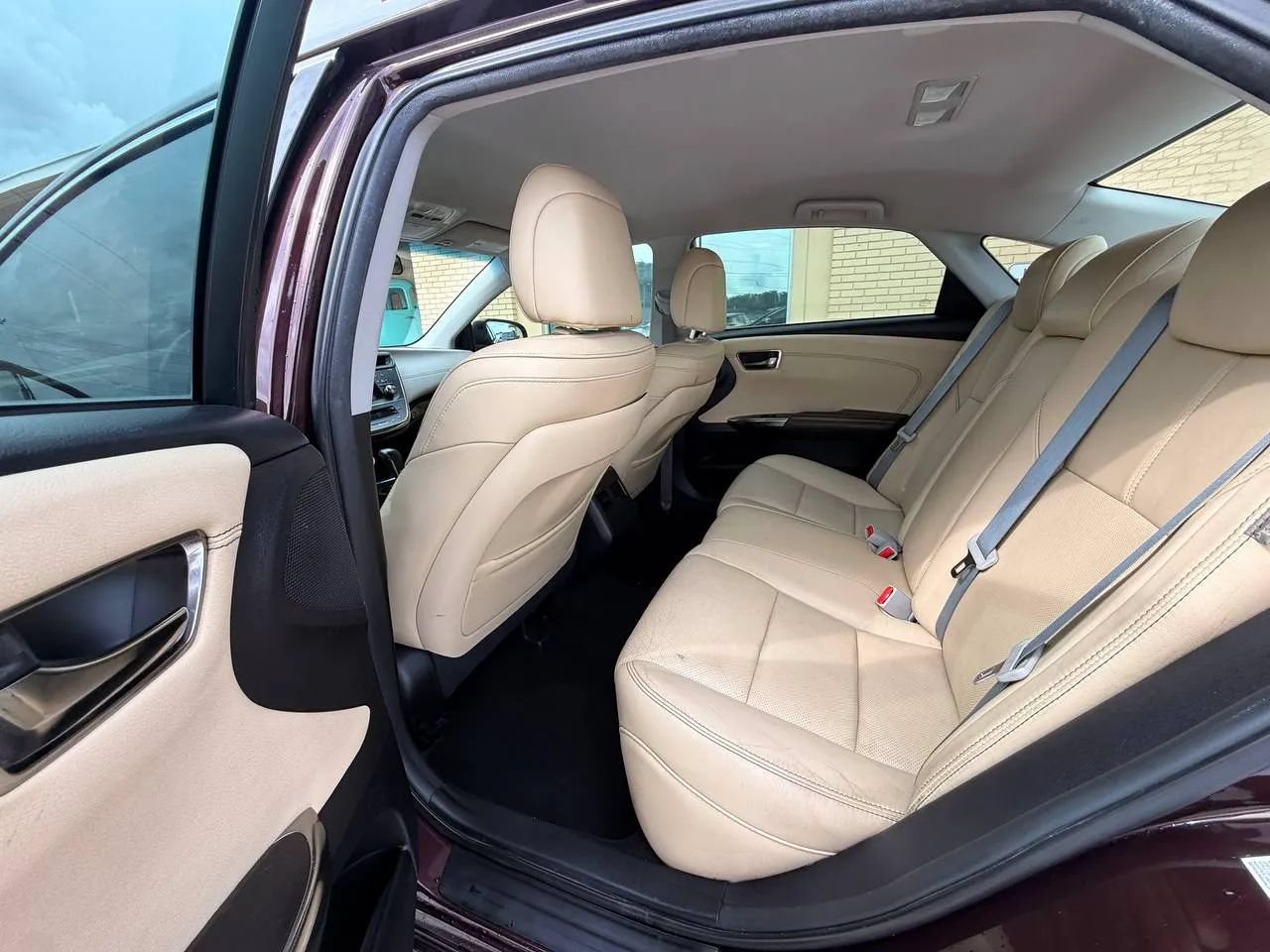 Used 2015 Toyota Avalon XLE FWD image 6