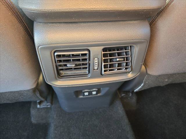 Used 2019 Toyota RAV4 XLE w/ Convenience Package FWD image 17