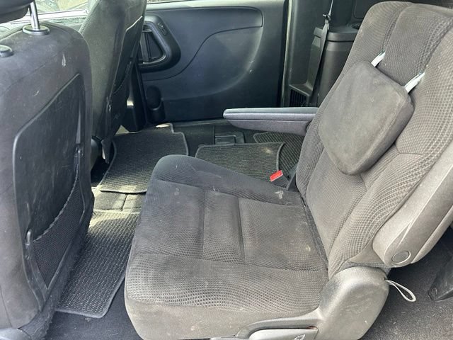 Used 2017 Dodge Grand Caravan SE FWD image 10