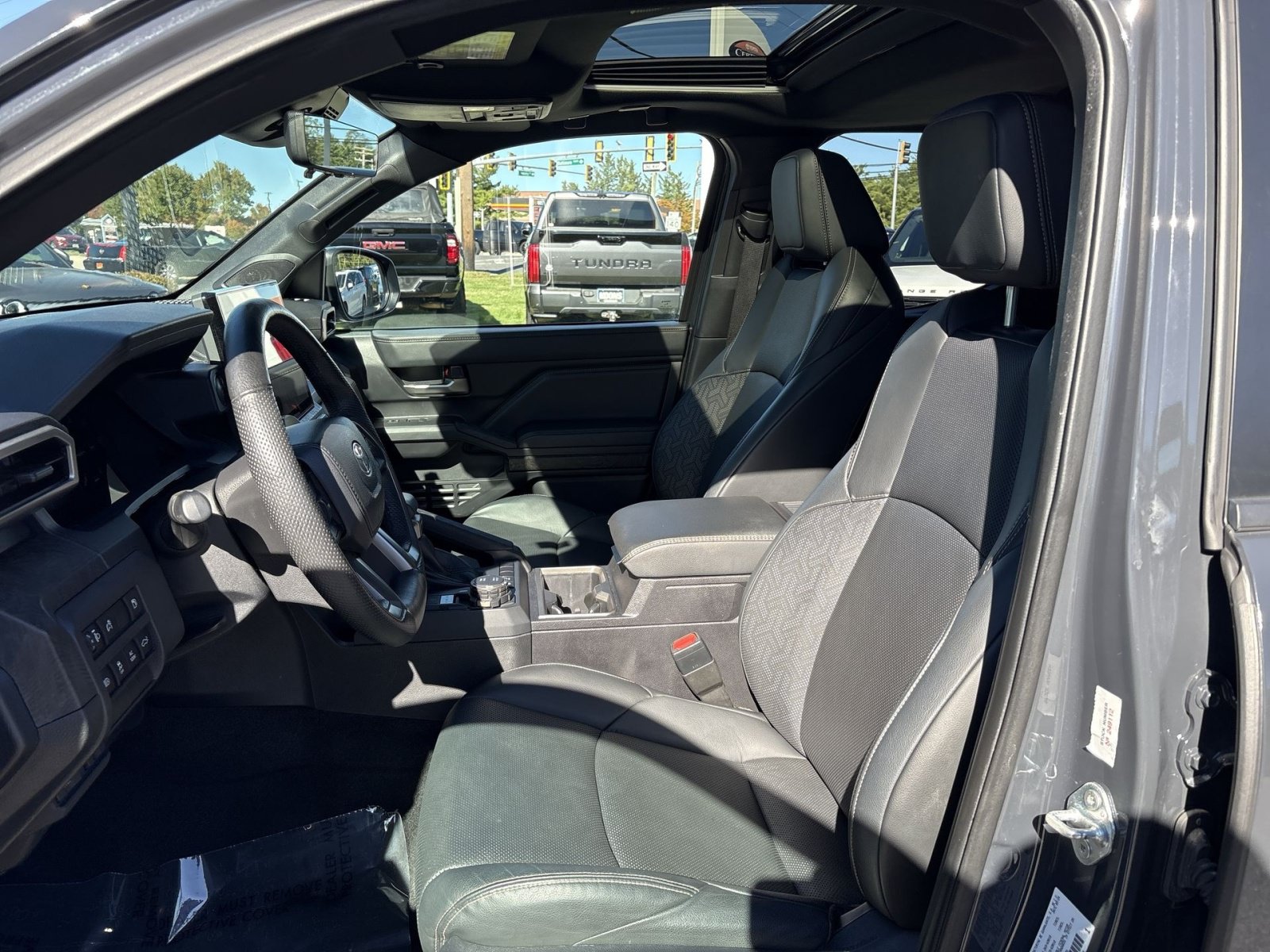 Used 2024 Toyota Tacoma Limited AWD/4WD image 13