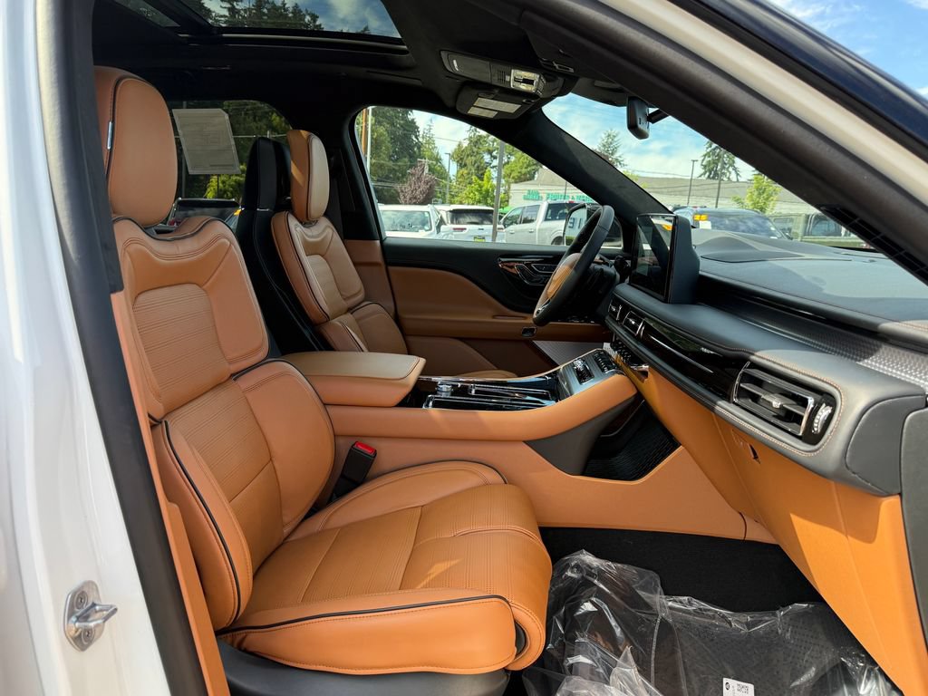 New 2026 Lincoln Aviator Black Label w/ Dynamic Handling Package AWD/4WD image 7