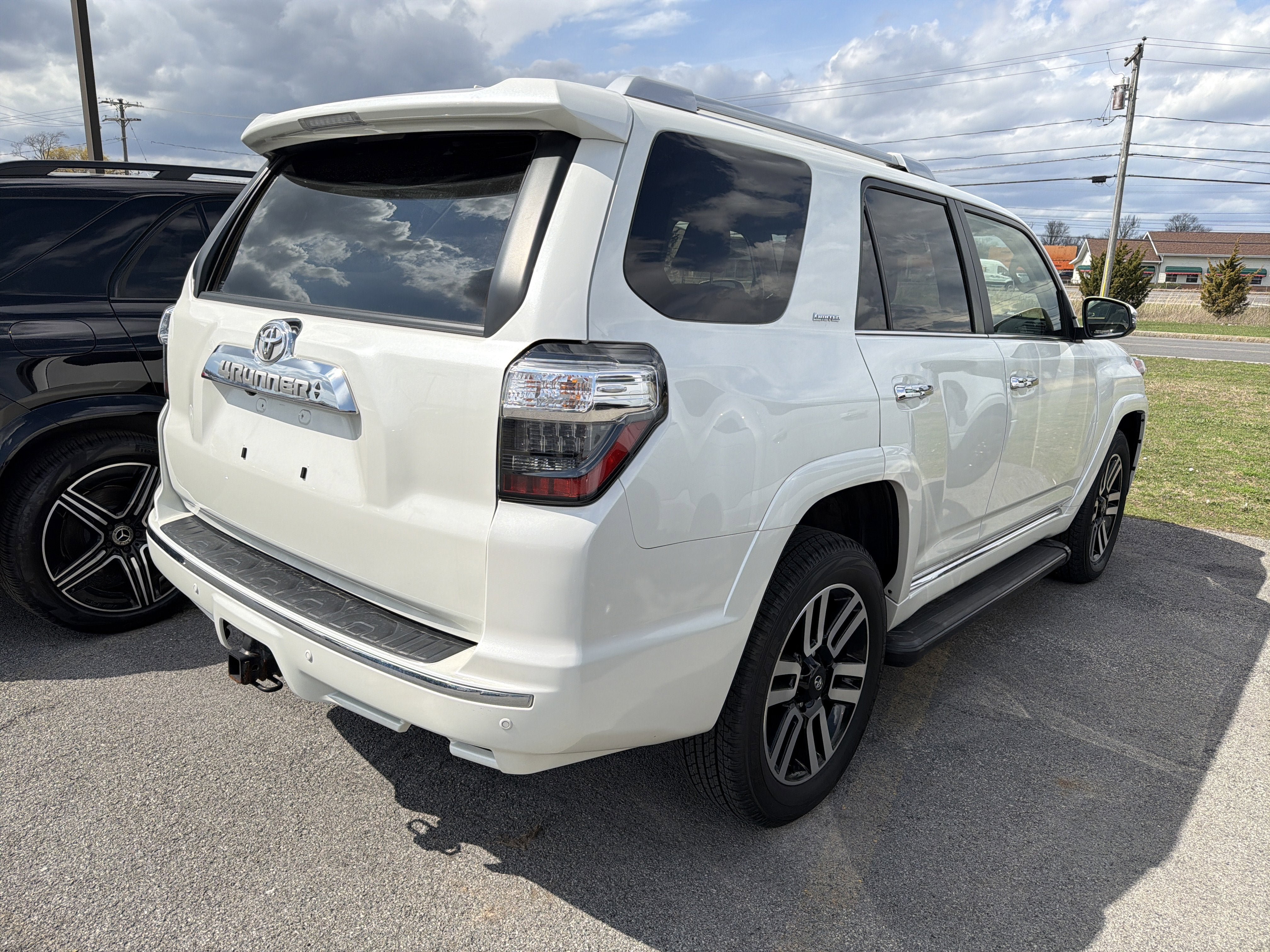 Used 2023 Toyota 4Runner Limited AWD/4WD image 7