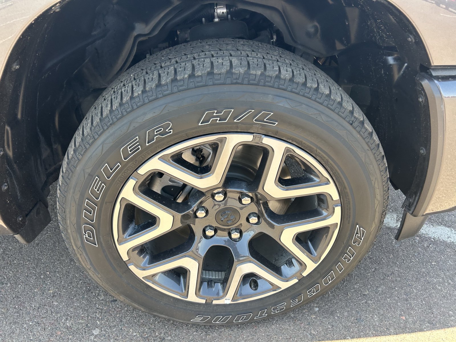 Used 2025 RAM 1500 Laramie w/ Sport Appearance Package AWD/4WD image 9