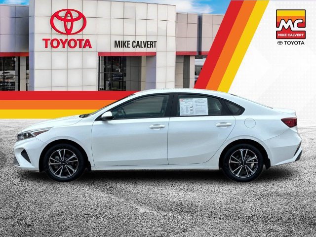 Used 2024 Kia Forte LXS w/ LXS Technology Package FWD image 2